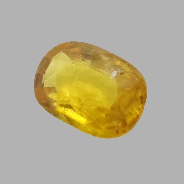 Yellow Sapphire - 4.23 Carat